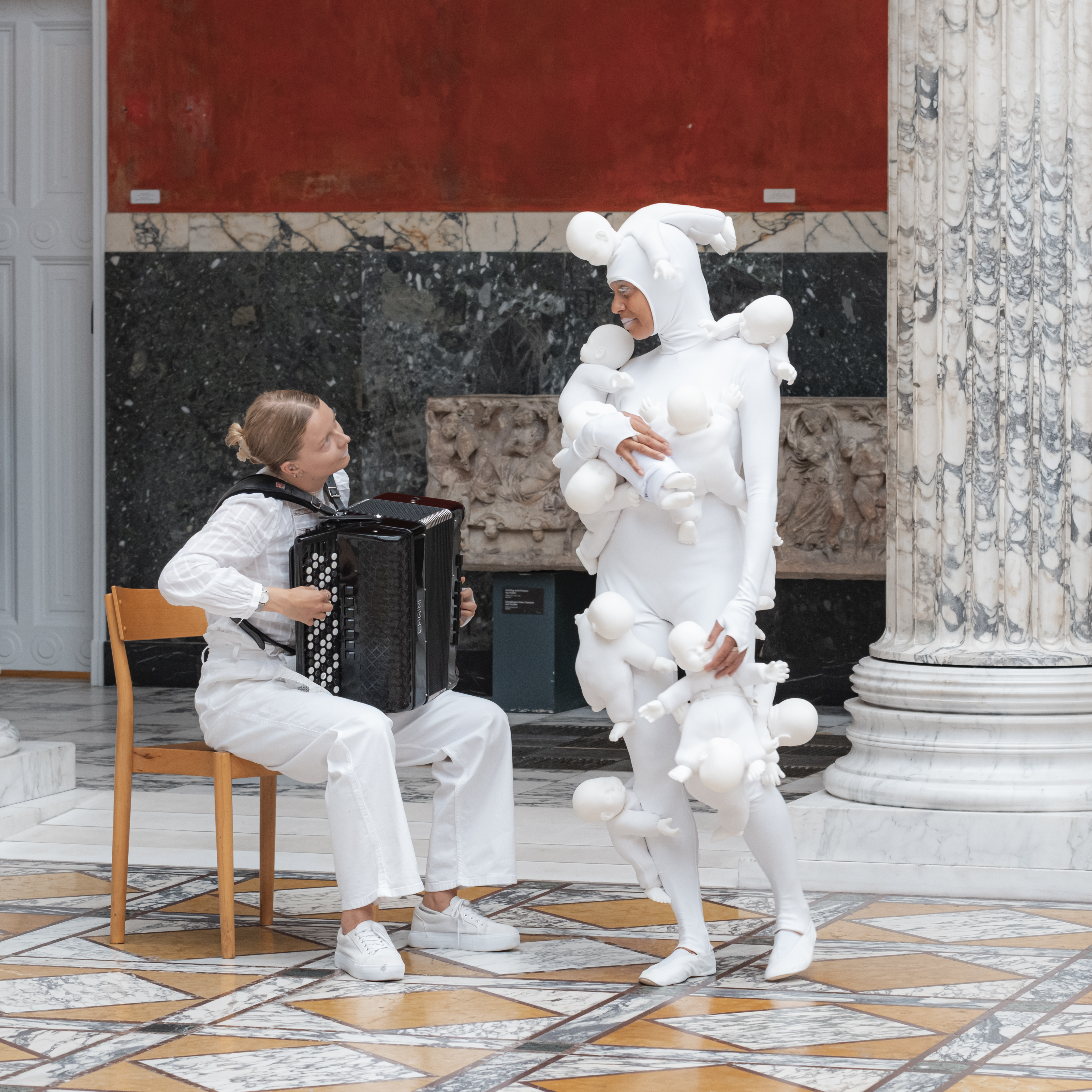 Lilibeth Cuenca Rasmussen og Justine Boesen